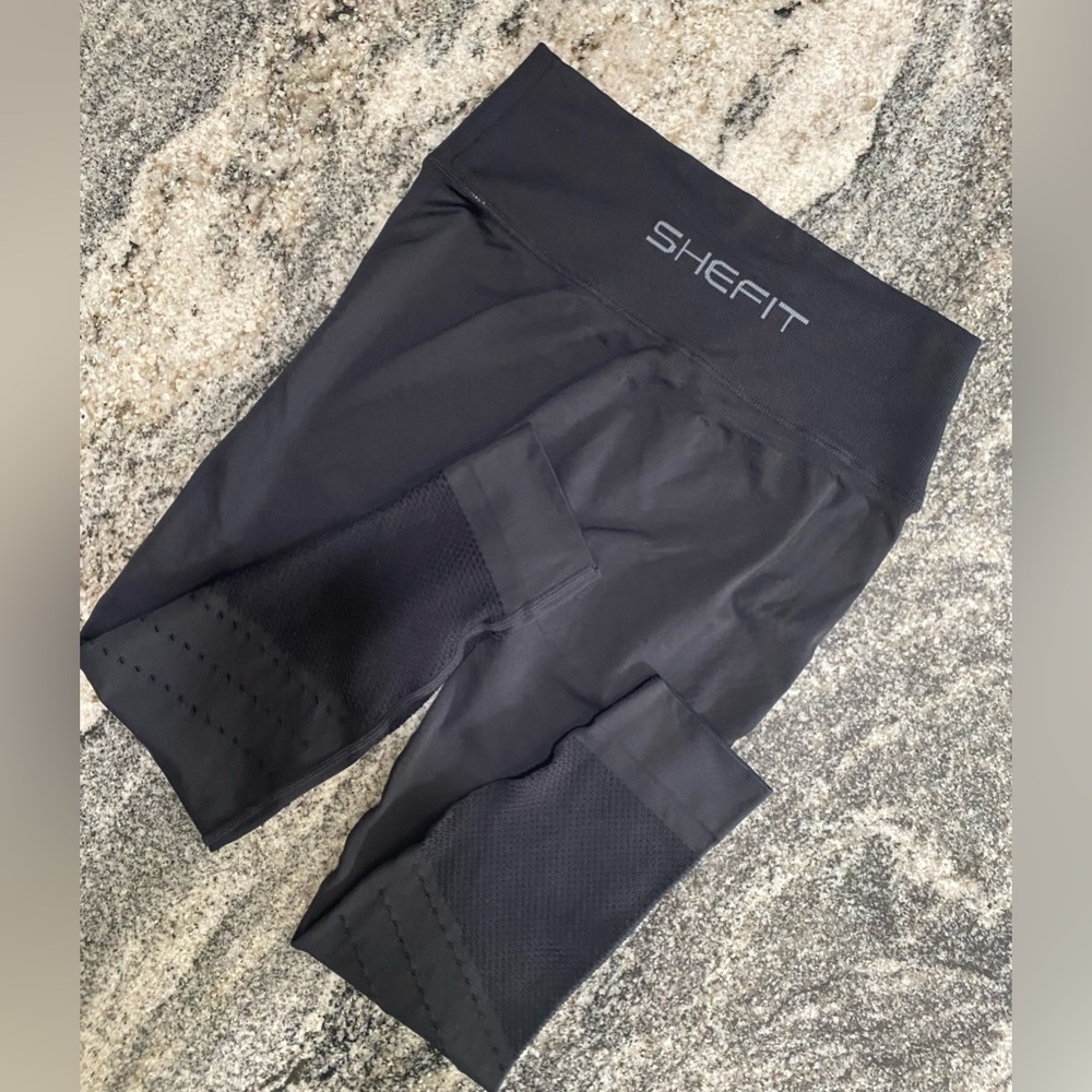 SHEFIT Boss Luxe Seamless Athletic Workout Leggings Criss Cross Waist